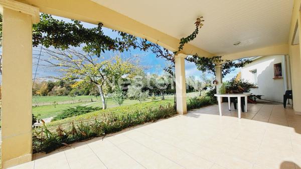 A vendre Villa de plain pied 128m², 5 pièces, 4 chambres avec un garage et jardin