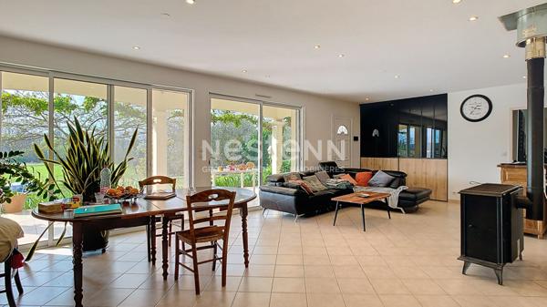 A vendre Villa de plain pied 128m², 5 pièces, 4 chambres avec un garage et jardin