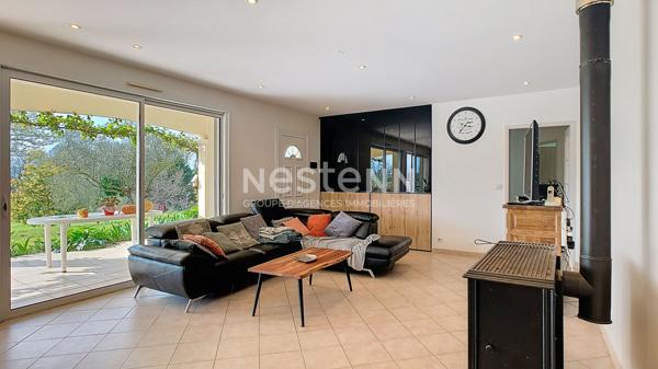 A vendre Villa de plain pied 128m², 5 pièces, 4 chambres avec un garage et jardin