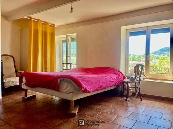 Maison Sisteron 5 pièce(s) 150 m² au style provençal