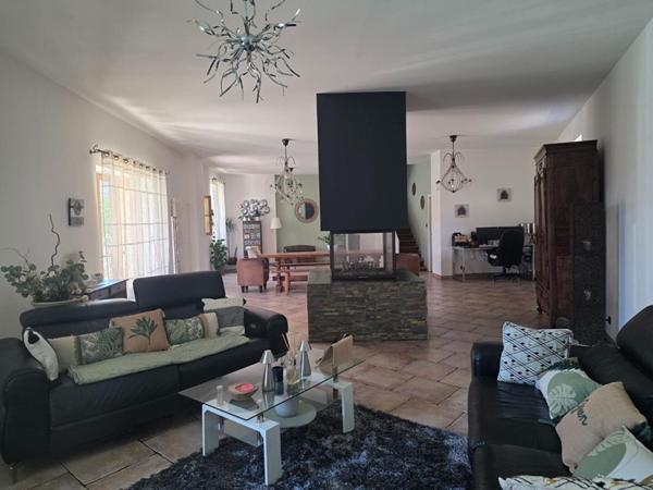 Maison Marseille 5 pièce(s) 181 m2 avec jardin