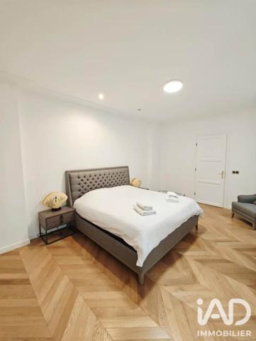 Location appartement 6 pièces 225 m² Paris 7