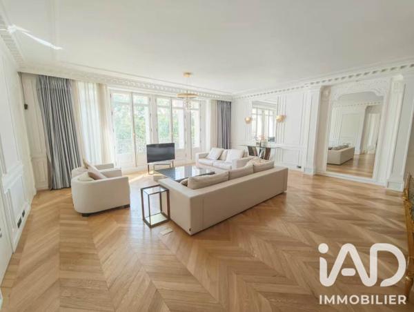 Location appartement 6 pièces 225 m² Paris 7