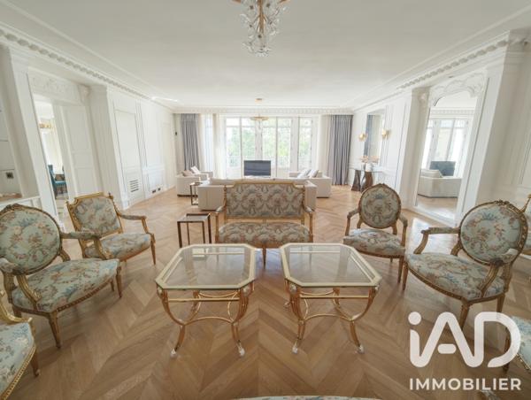 Location appartement 6 pièces 225 m² Paris 7