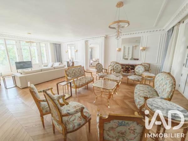 Location appartement 6 pièces 225 m² Paris 7