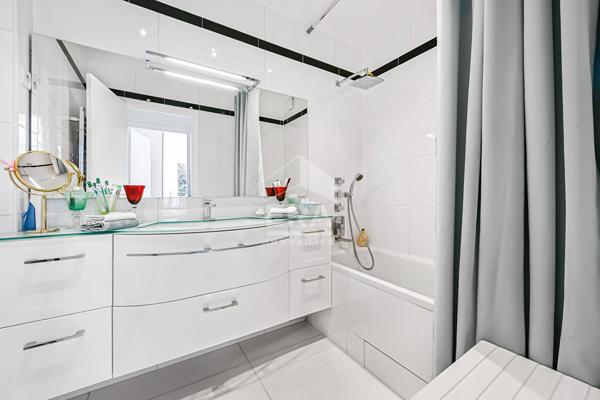 Sèvres Brancas - Appartement 4 pièces rénové, terrasse plein sud 15 m² - Résidence verdoyante