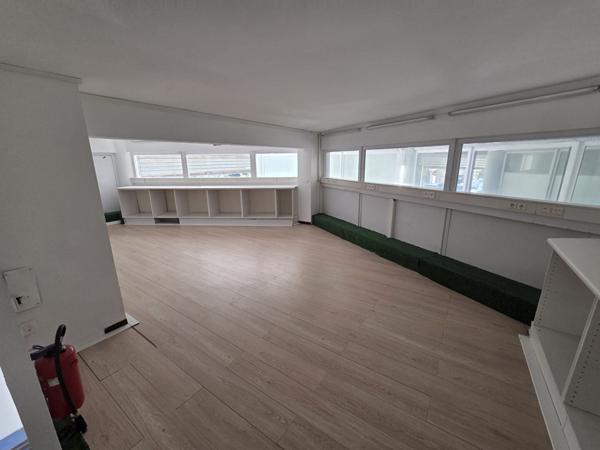 A LOUER - LOCAL PROFFESSIONNEL - GARDANNE - 125 M²