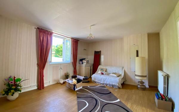 Maison à vendre    6 pièces •  Broye