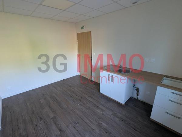 Location / Local Commercial à Chauray (79180)
