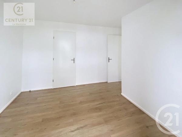 Appartement F4 à vendre  4 pièces - 77,95 m 2   MANTES LA JOLIE  - 78