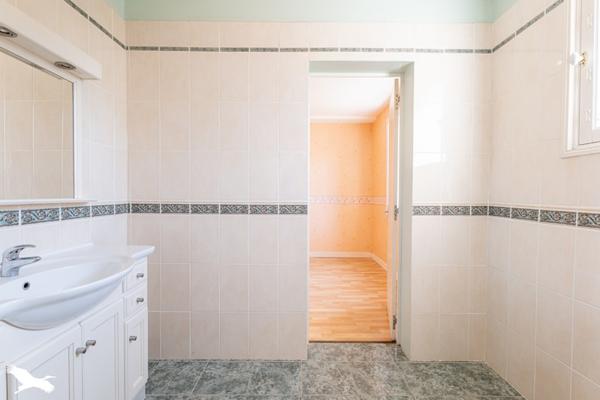 Maison à vendre 182 069 € Matha 6 p 128 m² DPE D