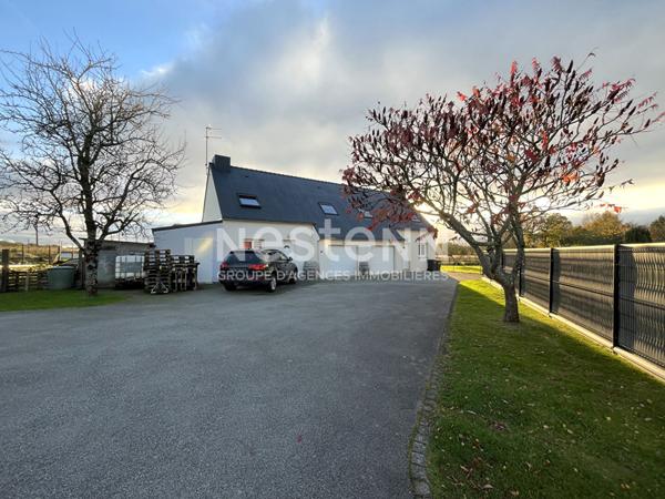Ensemble de deux maisons, Monterblanc, 150 m², 6 chambres sur 1540 m² de terrain.