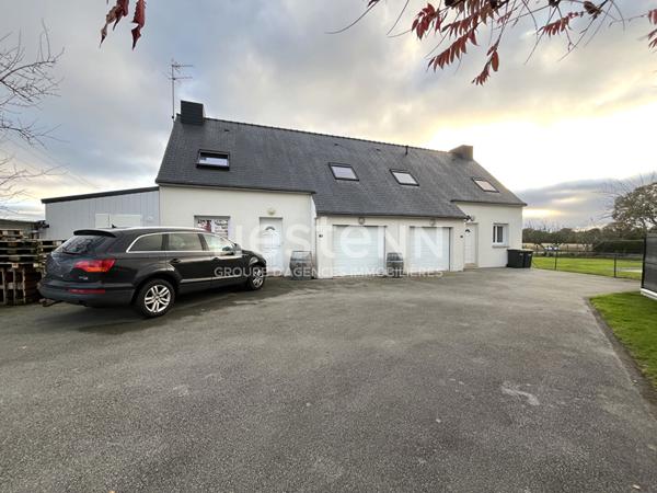 Ensemble de deux maisons, Monterblanc, 150 m², 6 chambres sur 1540 m² de terrain.