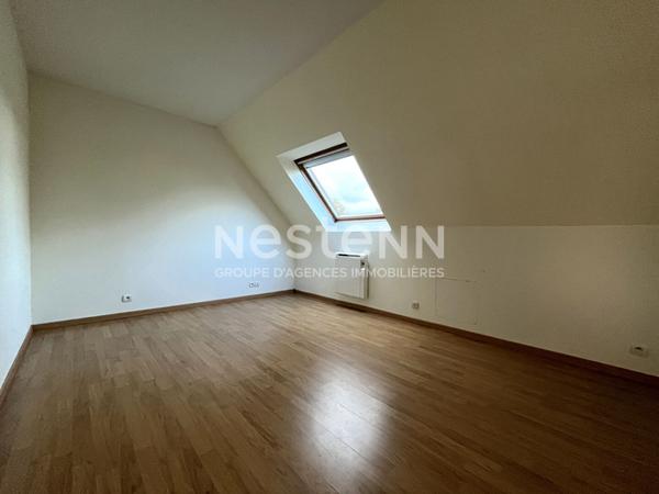 Ensemble de deux maisons, Monterblanc, 150 m², 6 chambres sur 1540 m² de terrain.