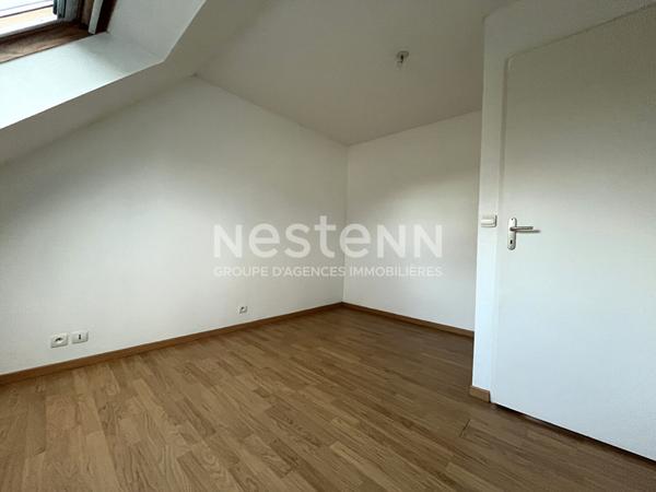 Ensemble de deux maisons, Monterblanc, 150 m², 6 chambres sur 1540 m² de terrain.