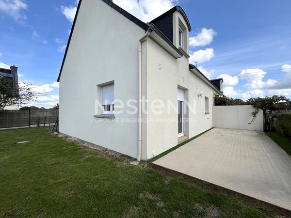 Ensemble de deux maisons, Monterblanc, 150 m², 6 chambres sur 1540 m² de terrain.