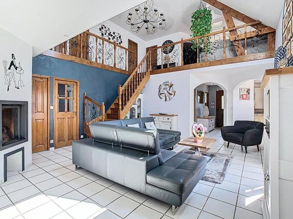 PAVILLON INDEPENDANT  - 180M² - 4 CHAMBRES - 2 BUREAUX - 1 DOUBLE GARAGE - 2 GRANDES DEPENDANCES - JARDIN - 60290 CAUFFRY