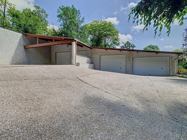 PAVILLON INDEPENDANT  - 180M² - 4 CHAMBRES - 2 BUREAUX - 1 DOUBLE GARAGE - 2 GRANDES DEPENDANCES - JARDIN - 60290 CAUFFRY