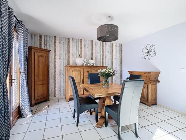 PAVILLON INDEPENDANT  - 180M² - 4 CHAMBRES - 2 BUREAUX - 1 DOUBLE GARAGE - 2 GRANDES DEPENDANCES - JARDIN - 60290 CAUFFRY