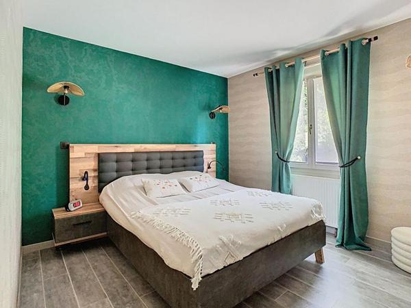 PAVILLON INDEPENDANT  - 180M² - 4 CHAMBRES - 2 BUREAUX - 1 DOUBLE GARAGE - 2 GRANDES DEPENDANCES - JARDIN - 60290 CAUFFRY