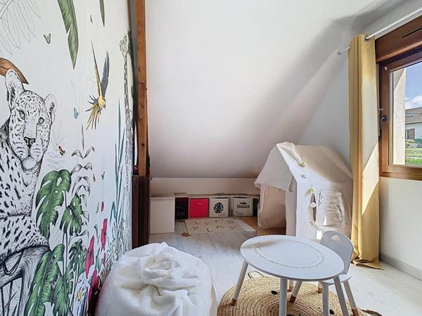 PAVILLON INDEPENDANT  - 180M² - 4 CHAMBRES - 2 BUREAUX - 1 DOUBLE GARAGE - 2 GRANDES DEPENDANCES - JARDIN - 60290 CAUFFRY