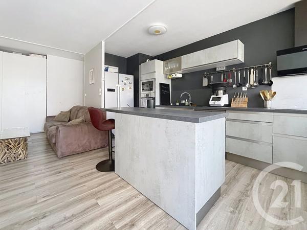 Appartement F3 à vendre  3 pièces - 69,03 m 2   PUTEAUX  - 92