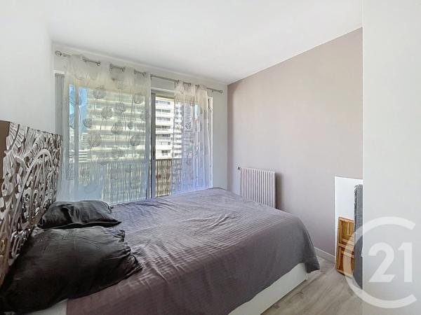 Appartement F3 à vendre  3 pièces - 69,03 m 2   PUTEAUX  - 92