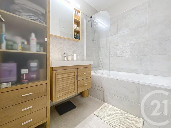 Appartement F3 à vendre  3 pièces - 69,03 m 2   PUTEAUX  - 92