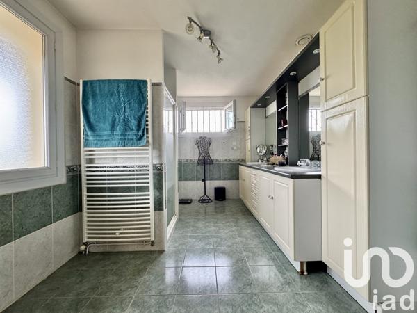 Maison à vendre 10 pièces 227 m² Manduel