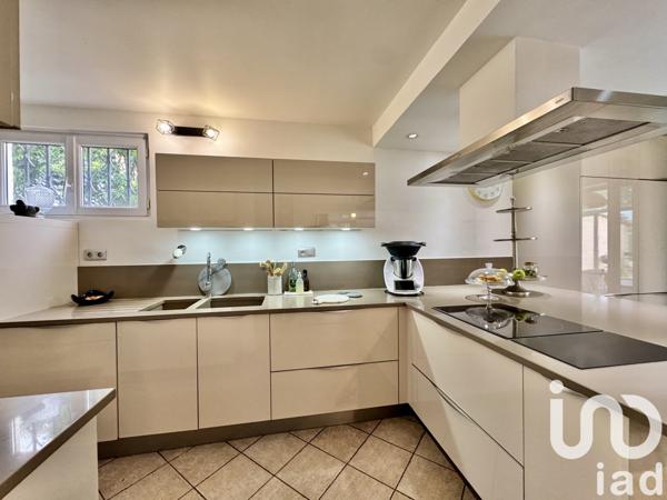 Maison à vendre 10 pièces 227 m² Manduel