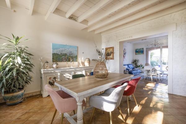 Maison
         12 pièces
        - 450 m² 990 000 € *