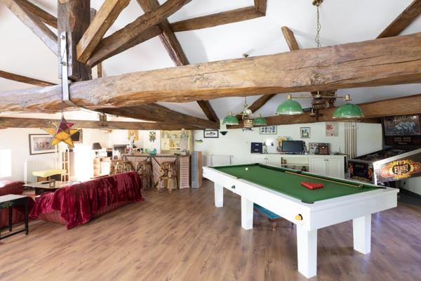 Maison
         12 pièces
        - 450 m² 990 000 € *