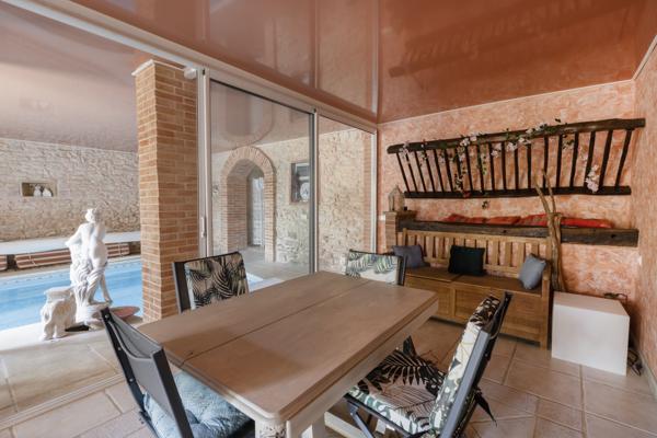 Maison
         12 pièces
        - 450 m² 990 000 € *