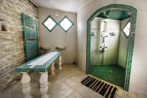 Maison
         12 pièces
        - 450 m² 990 000 € *