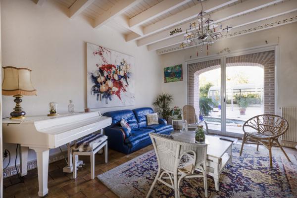 Maison
         12 pièces
        - 450 m² 990 000 € *