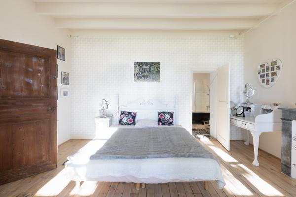 Maison
         12 pièces
        - 450 m² 990 000 € *