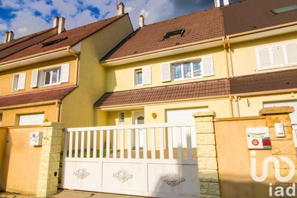 Maison 4 pièces de 102 m² à Nézel (78410)