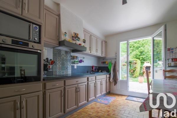 Maison 4 pièces de 102 m² à Nézel (78410)