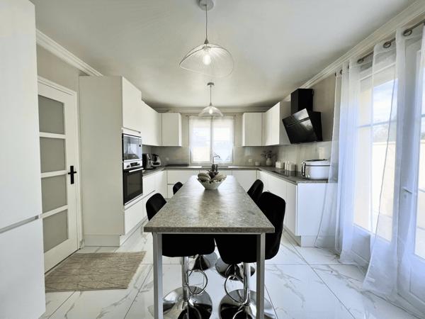 Maison 8 pièces - 220 m²