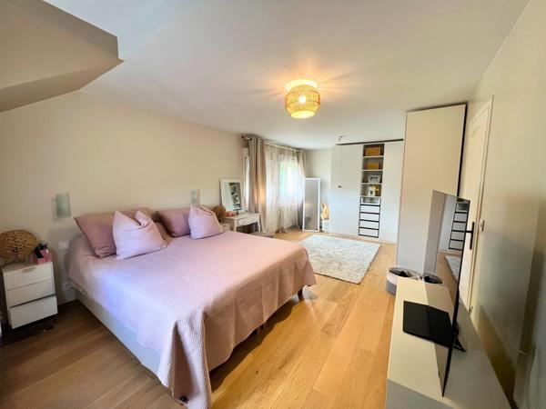 Maison 8 pièces - 220 m²