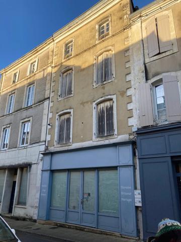 Dpt Charente (16), à vendre RUFFEC immeuble - Surface habitable 176,37 m²