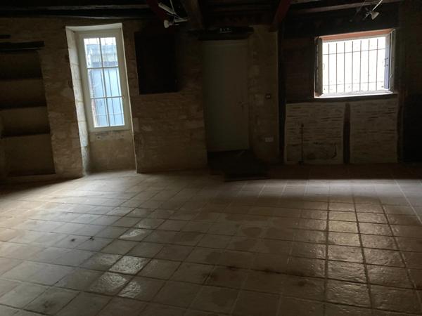 Dpt Charente (16), à vendre RUFFEC immeuble - Surface habitable 176,37 m²