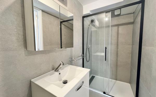 Immeuble à vendre    11 pièces •  Vandoeuvre-lès-Nancy