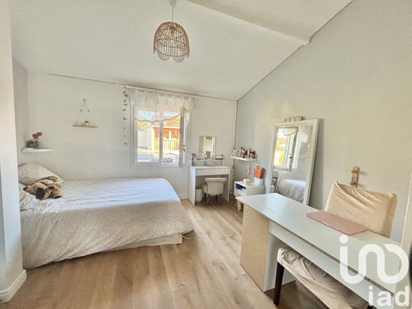 Maison à vendre 6 pièces 212 m² Saint-Médard-en-Jalles