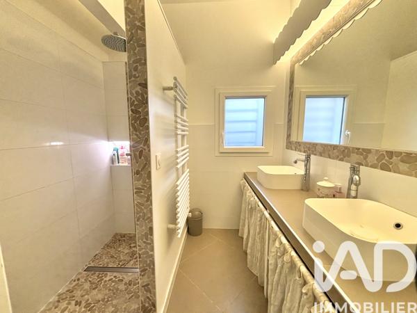 Maison à vendre 6 pièces 212 m² Saint-Médard-en-Jalles