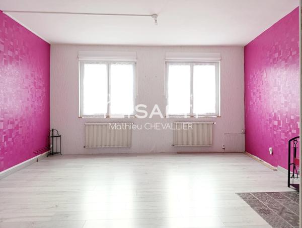 Maison spacieuse avec jardin et garage