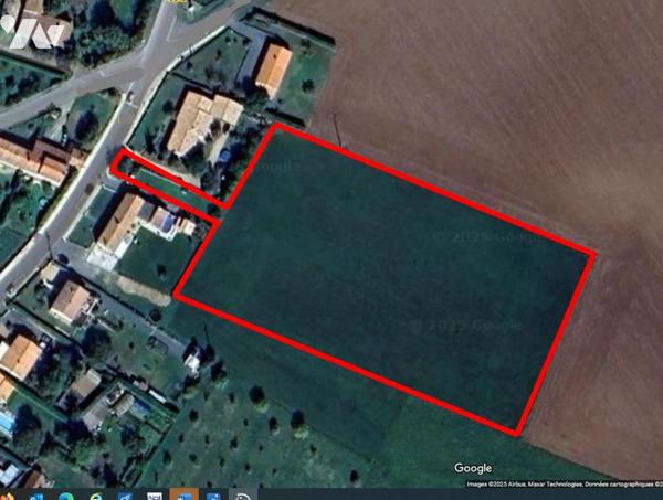 Un terrain à bâtir sur 1 ha
