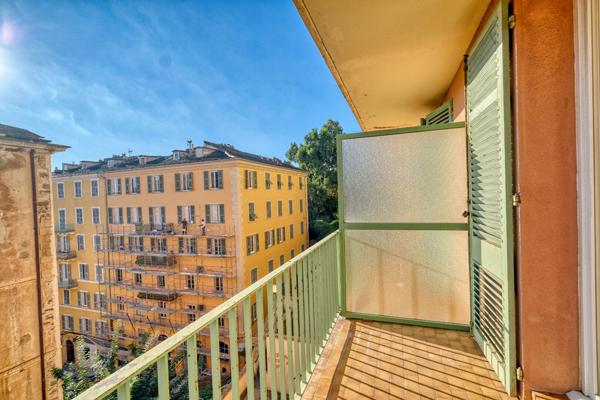 Appartement Bastia 3 pièces 79 m2 - ascenseur
