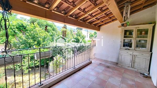 Maison T4 avec jardin, garage et stationnement – cœur de village, au calme