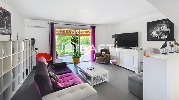 Maison T4 avec jardin, garage et stationnement – cœur de village, au calme